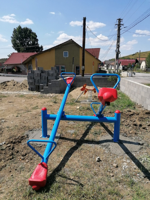 Amenajare loc de joaca - Comuna Viile Tecii, BN [8]