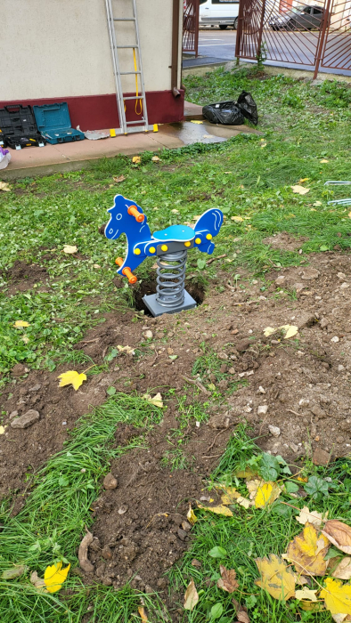 Amenajare loc de joaca Gradinita  Ion Simionescu - Orasul IASI , IS [2]