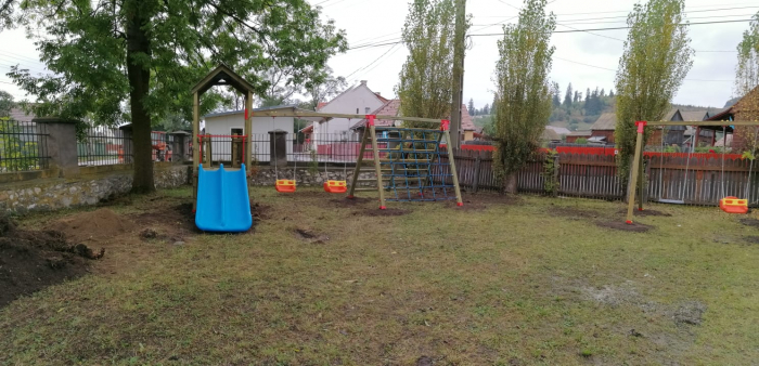 Amenajare loc de joaca - Lazarea, HR [11]