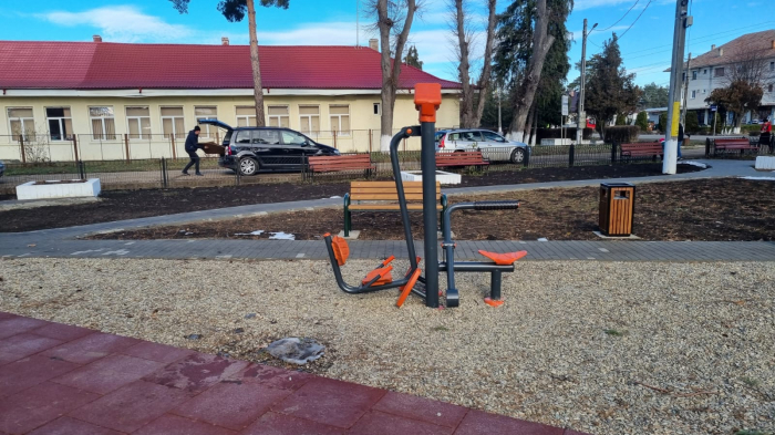 Amenajare loc de joaca si echipamente fitness - Comuna Bodesti, NT [11]