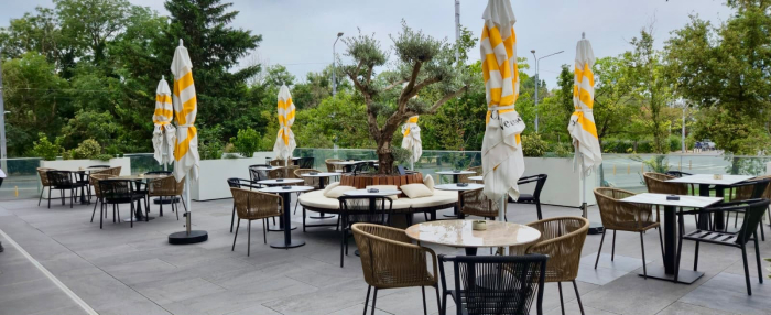 Amenajare mobilier urban Restaurant BANCO - BUCURESTI [2]