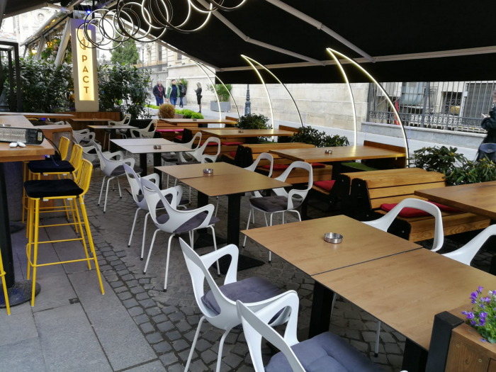 Amenajare mobilier urban terasa Pact - Centru Vechi, Bucuresti [2]