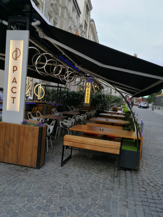 Amenajare mobilier urban terasa Pact - Centru Vechi, Bucuresti [3]