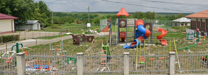 Amenajare parc loc de joaca - Dorohoi, BT [34]