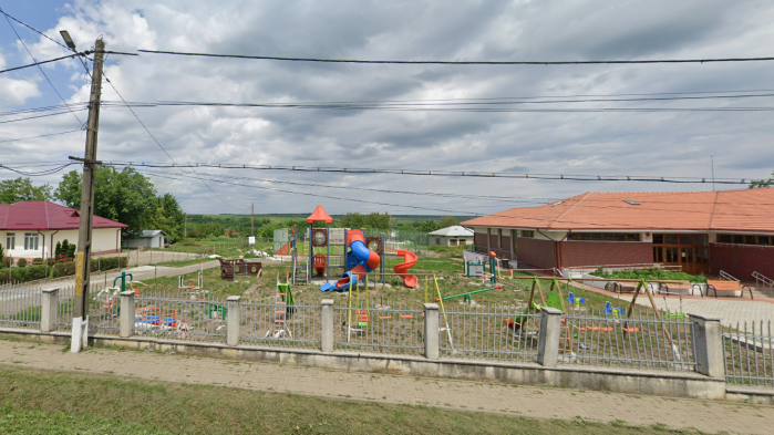 Amenajare parc loc de joaca - Dorohoi, BT [35]