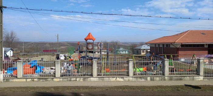 Amenajare parc loc de joaca - Dorohoi, BT [29]