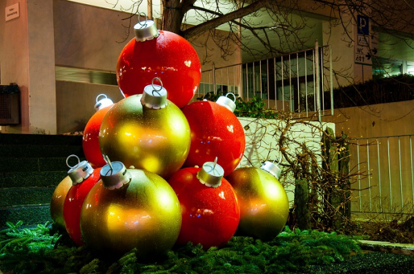 Set globuri de craciun pentru centre comerciale tip piramida din 10 Globuri - X-MAS [7]
