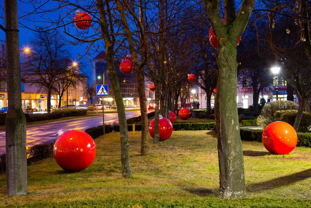 Glob ornamental din polipropilenta X-MAS BALL [3]