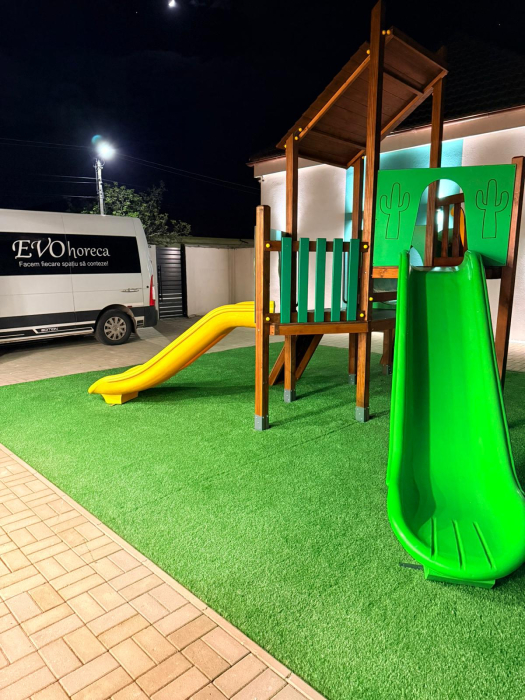 Loc de joaca exterior Arad, AR [8]