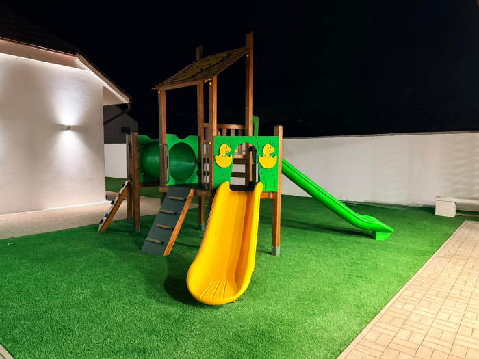 Loc de joaca exterior Arad, AR [12]