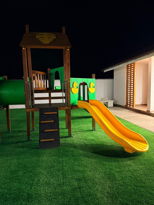 Loc de joaca exterior Arad, AR [2]