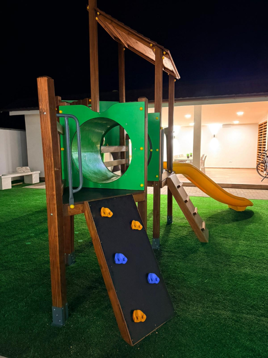 Loc de joaca exterior Arad, AR [5]