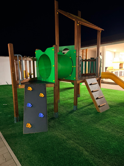 Loc de joaca exterior Arad, AR [4]