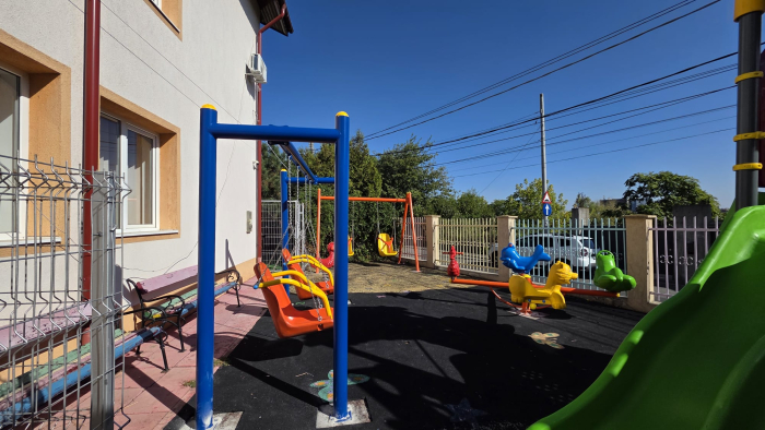Loc de joaca exterior Scoala Nr. 2 Fundeni, DOBROIESTI [6]