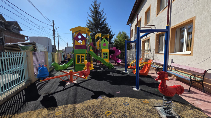 Loc de joaca exterior Scoala Nr. 2 Fundeni, DOBROIESTI [11]