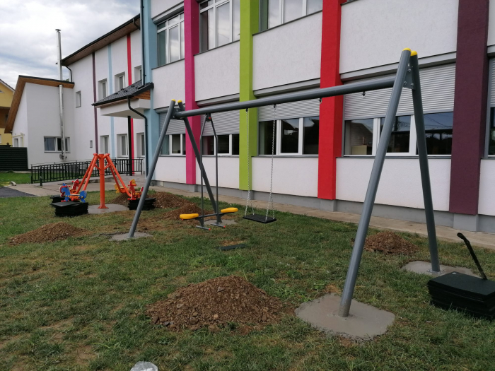 Loc de joaca Gradinita cu Program Prelungit Nr.7 din Localitatea Negresti-Oas, SM [13]