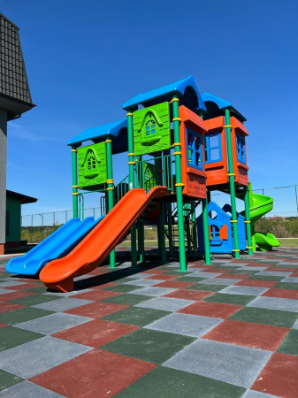 130M Casă Ansamblu Echipamente loc de joaca exterior parc din metal cu Scară 4 Tobogane Activitati și Cățărătoare [5]