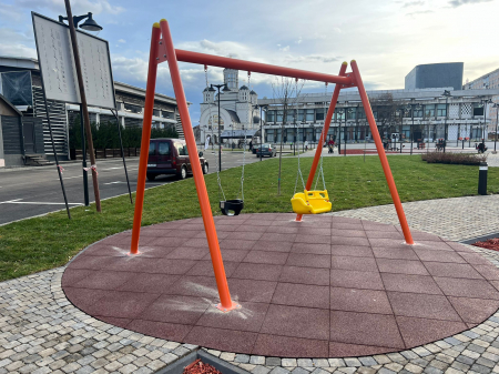 Amenajare loc de joaca - Onesti, BC [7]