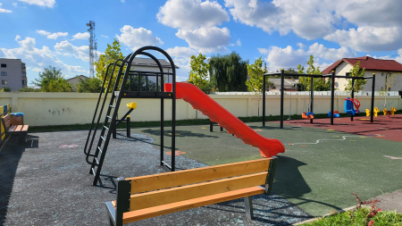 Amenajare loc de joaca - Bragadiru, IF [2]