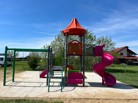 Amenajare loc de joaca - Comuna Sag, TM [6]