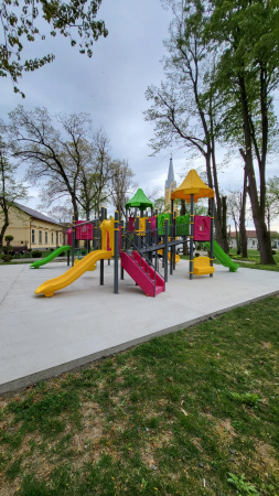 Amenajare loc de joaca - Comuna Sag, TM [4]