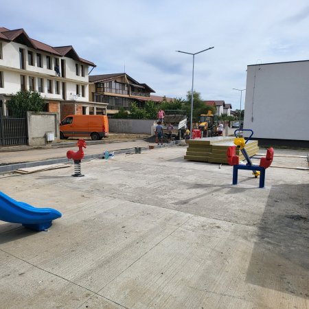 Amenajare loc de joaca - Dobroiesti, IF [11]