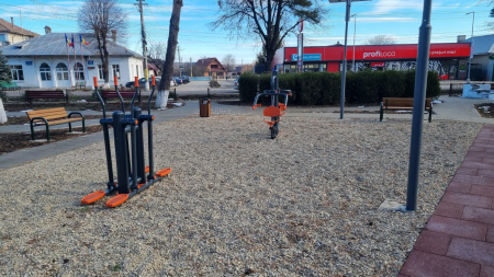 Amenajare loc de joaca si echipamente fitness - Comuna Bodesti, NT [11]