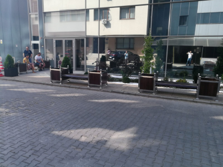 Portofoliu - Amenajare mobilier urban cladirea RBC - Bucuresti, Romania