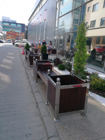 Amenajare mobilier urban cladirea RBC - Bucuresti, Romania [1]