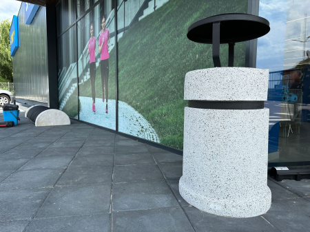 Amenajare mobilier urban rastel biciclete si cosuri de gunoi din beton FUNSHOP PARK Vaslui, VS [23]