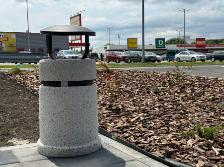 Amenajare mobilier urban rastel biciclete si cosuri de gunoi din beton FUNSHOP PARK Vaslui, VS