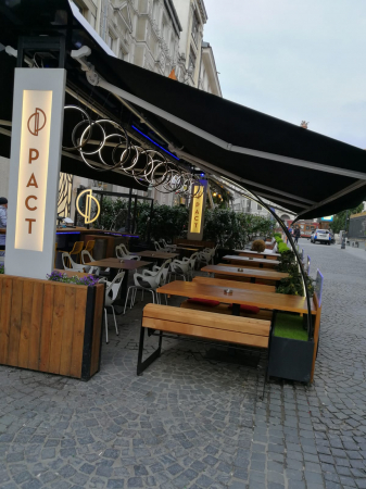 Amenajare mobilier urban terasa Pact - Centru Vechi, Bucuresti [2]