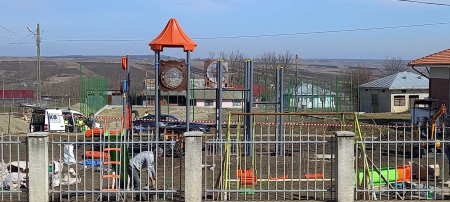 Amenajare parc loc de joaca - Dorohoi, BT [27]