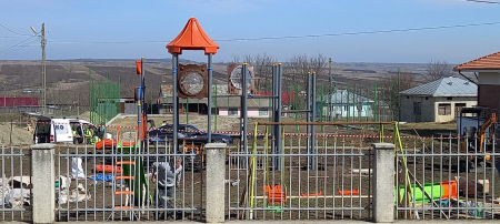 Amenajare parc loc de joaca - Dorohoi, BT [29]