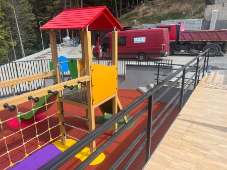 Loc de joaca exterior Hotel Vidraru Transfagarasani, AG [12]