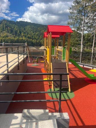 Loc de joaca exterior Hotel Vidraru Transfagarasani, AG [10]