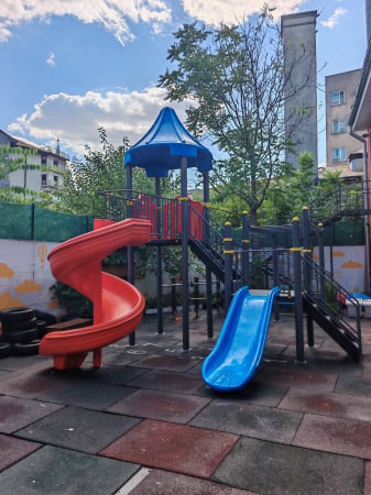 Loc de joaca exterior Scoala Gimnaziala Monterra, BUCURESTI