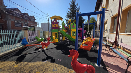 Loc de joaca exterior Scoala Nr. 2 Fundeni, DOBROIESTI [9]