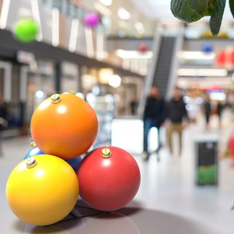 Mobilier Urban - Set globuri de craciun pentru centre comerciale tip piramida din 4 Globuri - X-MAS