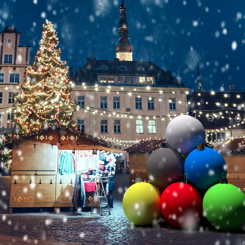 Mobilier Urban - Set globuri de craciun pentru centre comerciale tip piramida din 10 Globuri - X-MAS