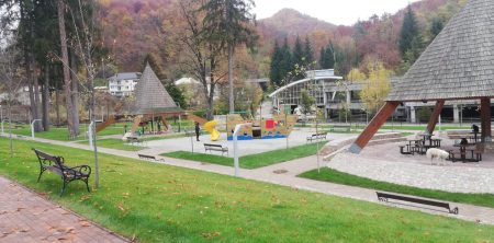 Stalp de iluminat modern alei pietonale parcuri si gradini A2057 [3]