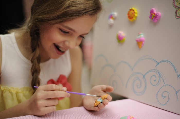 Atelier creativ Modeleaza si picteaza - Magneti pentru frigider [7]