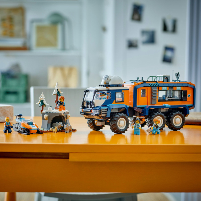 Camionul laborator stiintific al exploratorilor arctici [8]