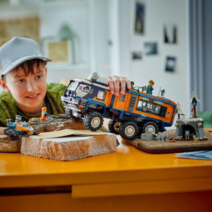 Camionul laborator stiintific al exploratorilor arctici [7]