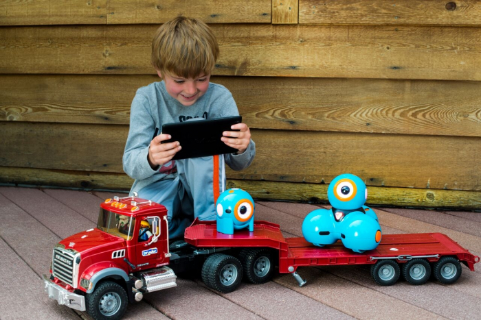 DASH & DOT - kit de super roboți pentru copii [2]