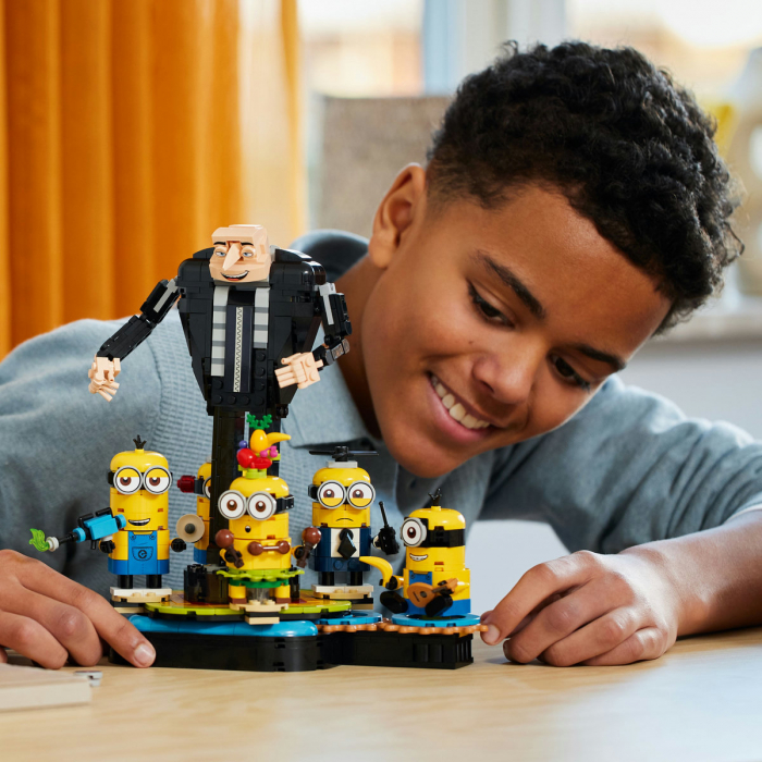 Gru si minionii din caramizi [15]