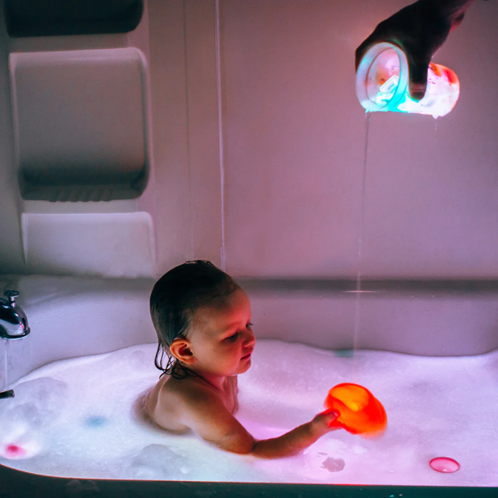 Jucarie senzoriala luminoasa Lumi Glo Cube, mov [6]