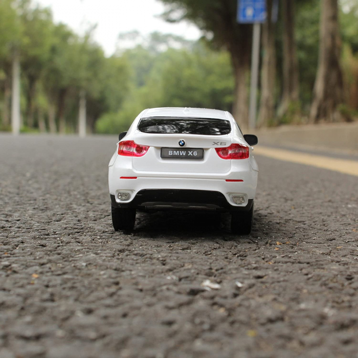 Mașină cu telecomandă BMW X6 alb cu scara 1 la 24 [4]