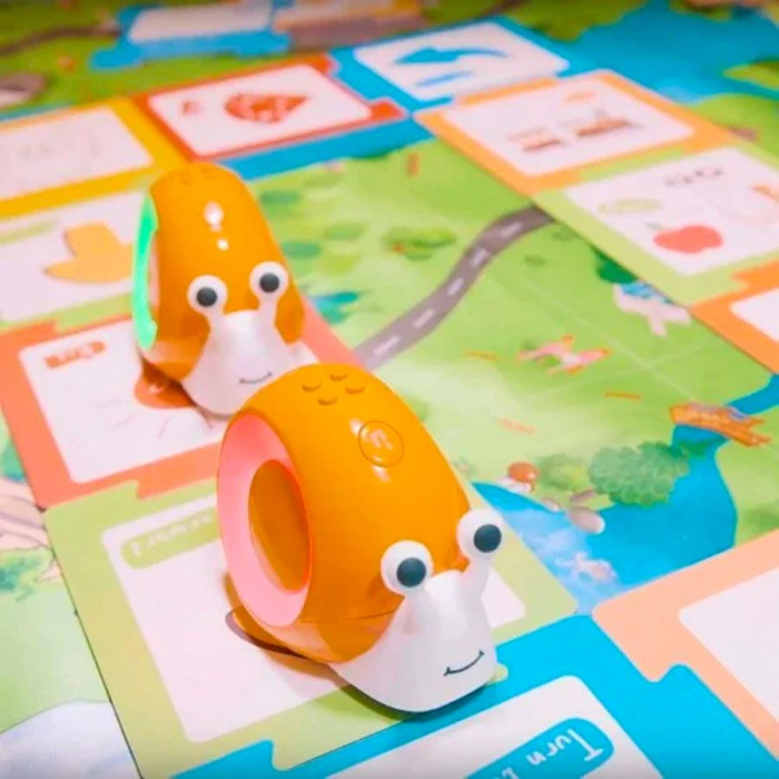 Melcul Qobo, robotel interactiv programabil [6]