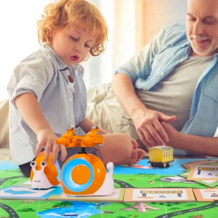 Melcul Qobo, robotel interactiv programabil [7]